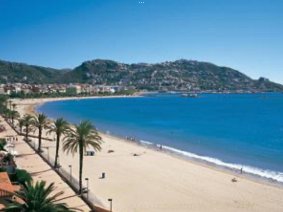 Bel Appartement Roses Plage 外观 照片